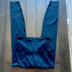 Nike Yoga Lessings Small